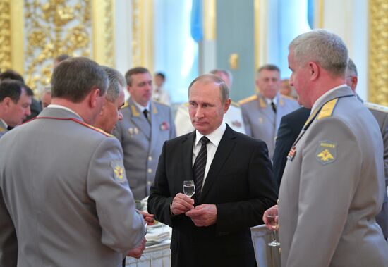 President Putin meets with Russian military academies graduates