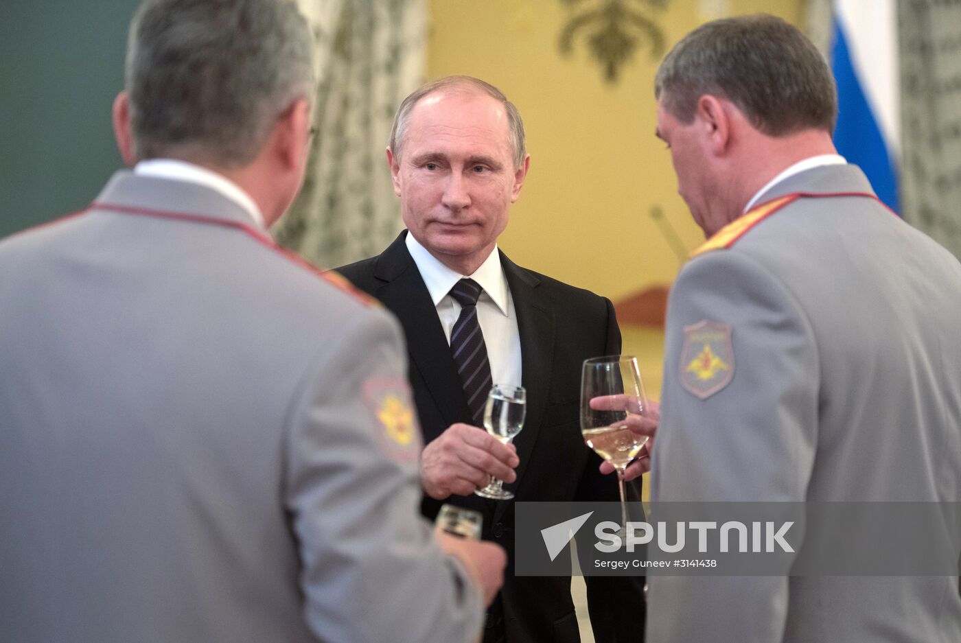 President Putin meets with Russian military academies graduates