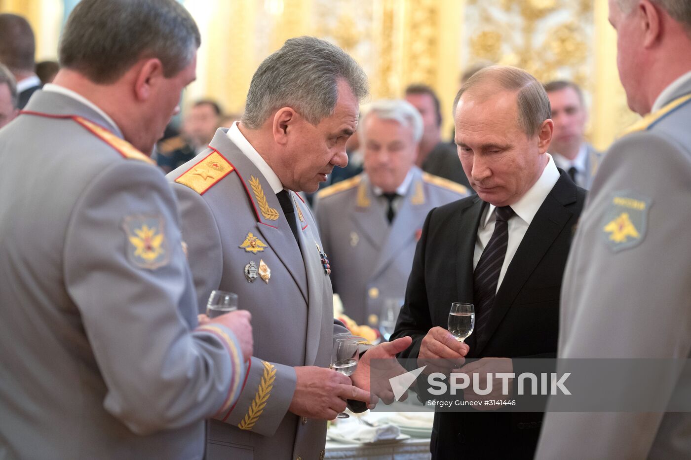 President Putin meets with Russian military academies graduates