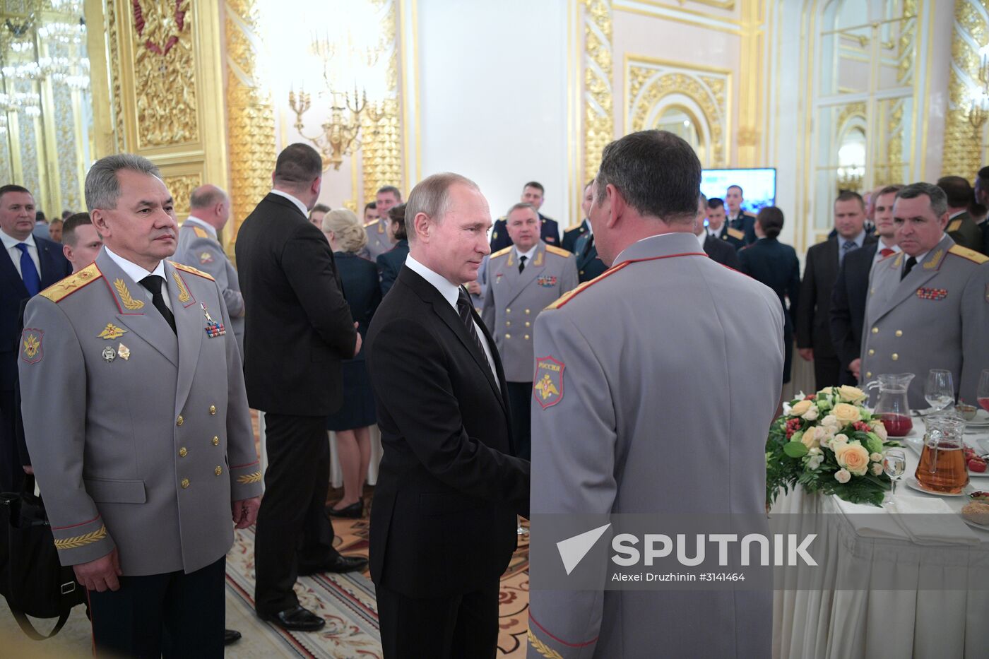 President Putin meets with Russian military academies graduates