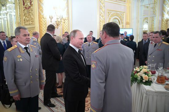 President Putin meets with Russian military academies graduates