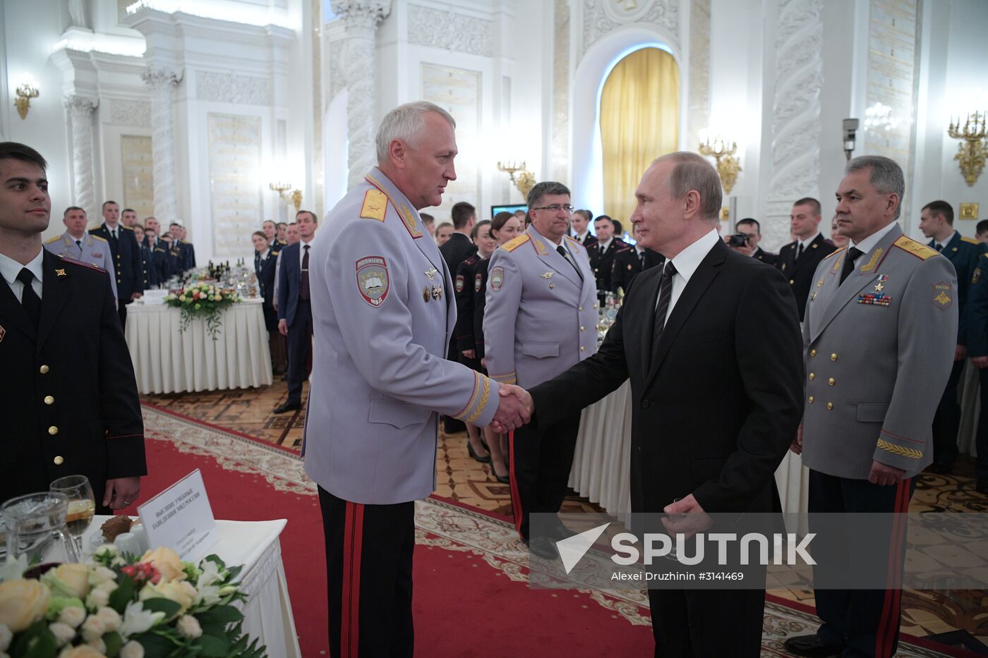 President Putin meets with Russian military academies graduates