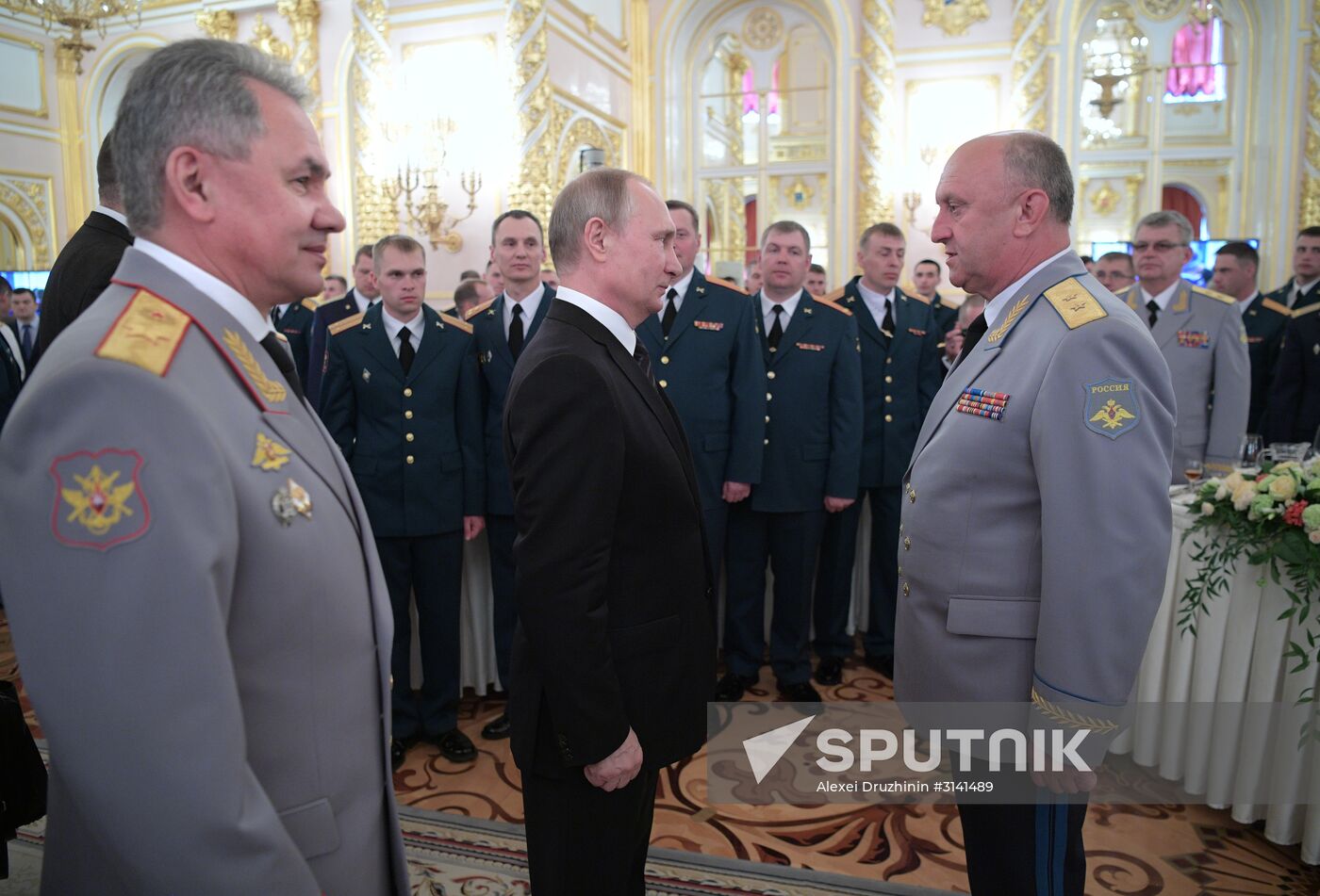 President Putin meets with Russian military academies graduates