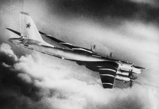 Tu-95K misile carrier aircraft
