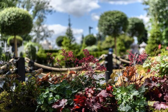 Sixth Moscow Flower Show in Muzeon Park