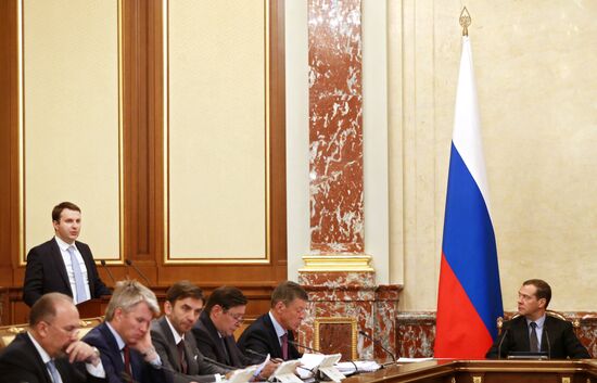 Russian Prime Minister Dmitry Medvedev chairs Government meeting