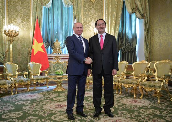Russian President Vladimir Putin meets with President of Vietnam Tran Dai Quang