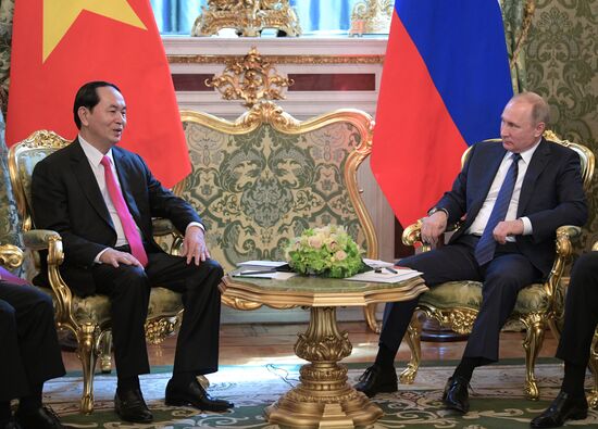 Russian President Vladimir Putin meets with President of Vietnam Tran Dai Quang