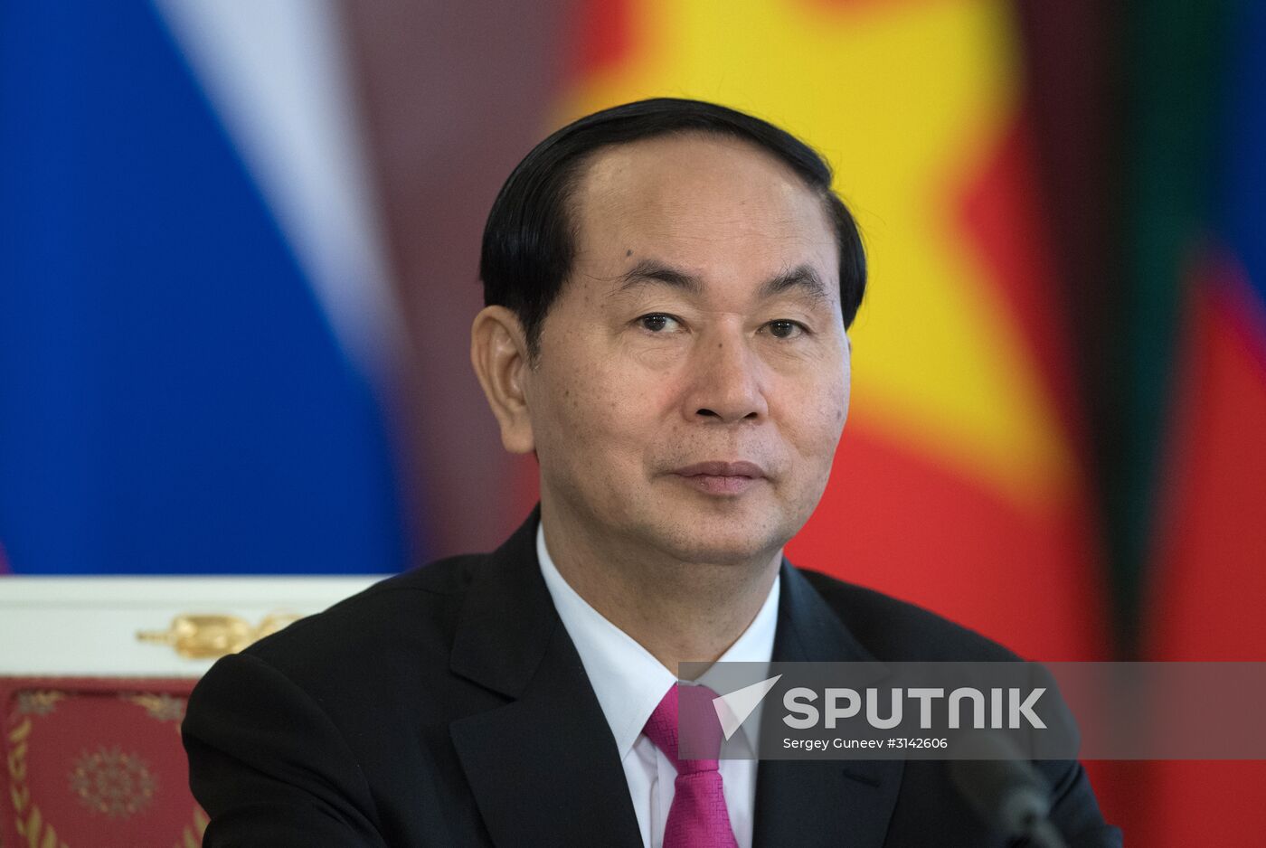 Russian President Vladimir Putin meets with Vietnamese President Tran Dai Quang