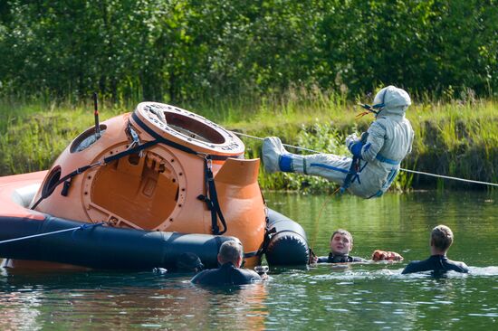 International Space Station crew water survival exercise