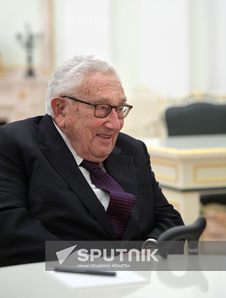 President Vladimir Putin meets with former US Secretary of State Henry Kissinger
