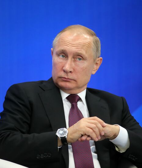 Presidents of Russia and Belarus attend 4th Forum of Russian and Belarusian Regions