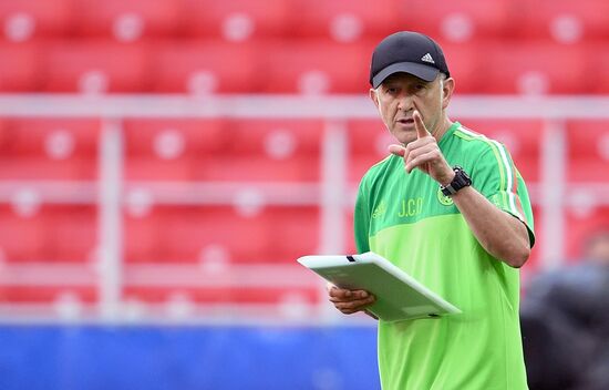 Football. 2017 FIFA Confederations Cup. Training session of Mexico’s national team