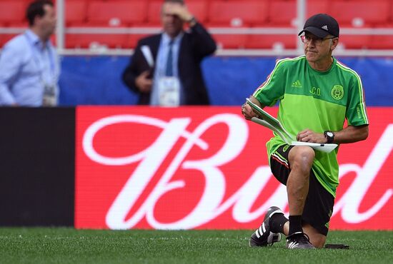 Football. 2017 FIFA Confederations Cup. Training session of Mexico’s national team