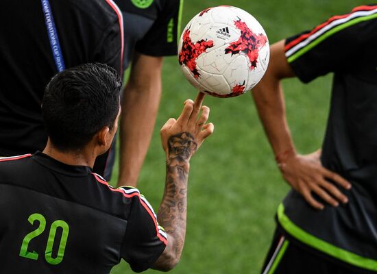 Football. 2017 FIFA Confederations Cup. Training session of Mexico’s national team