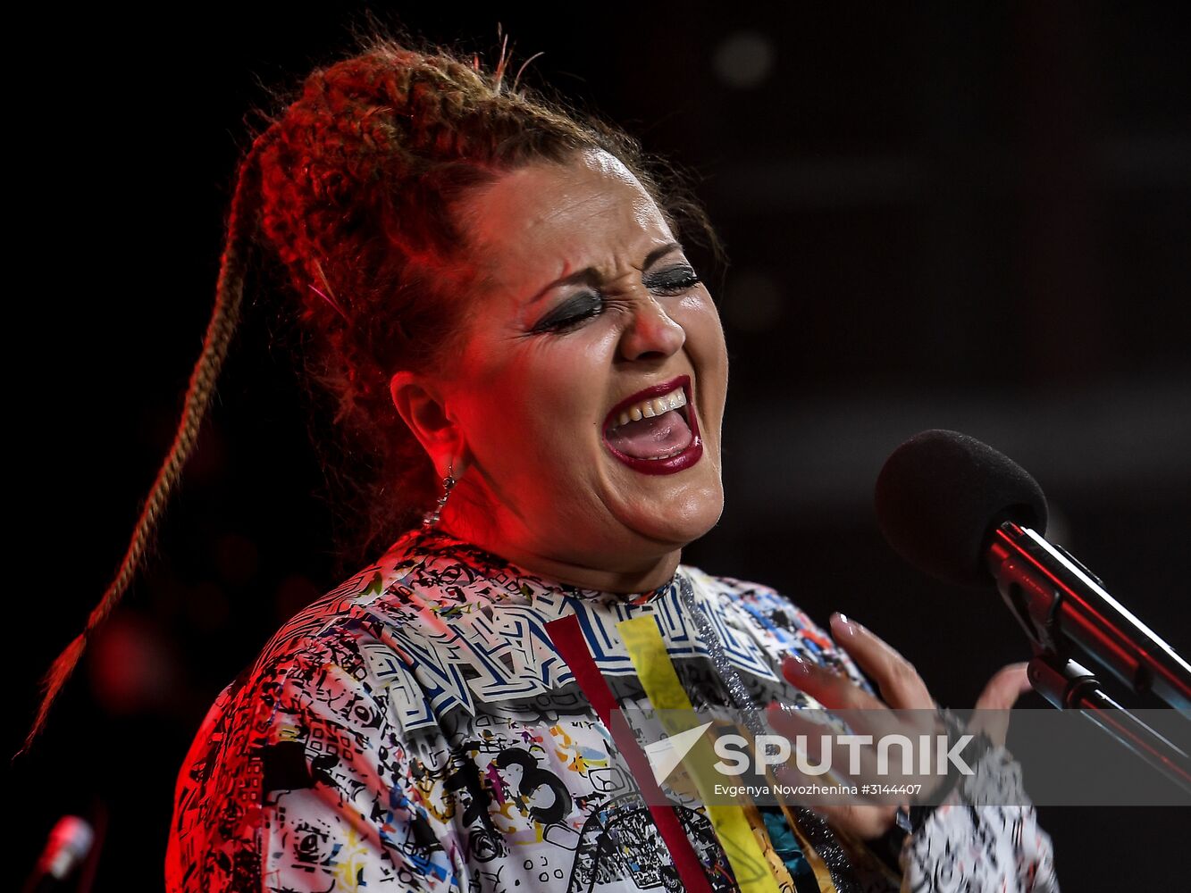 Georgian singer Nino Katamadze and Insight band perform at the 14th Usadba Jazz Festival hosted by the Arkhangelskoye Museum-Estate. Location: Russia, Moscow. Author: Evgenya Novozhenina/Sputnik. 14th Usadba Jazz Festival