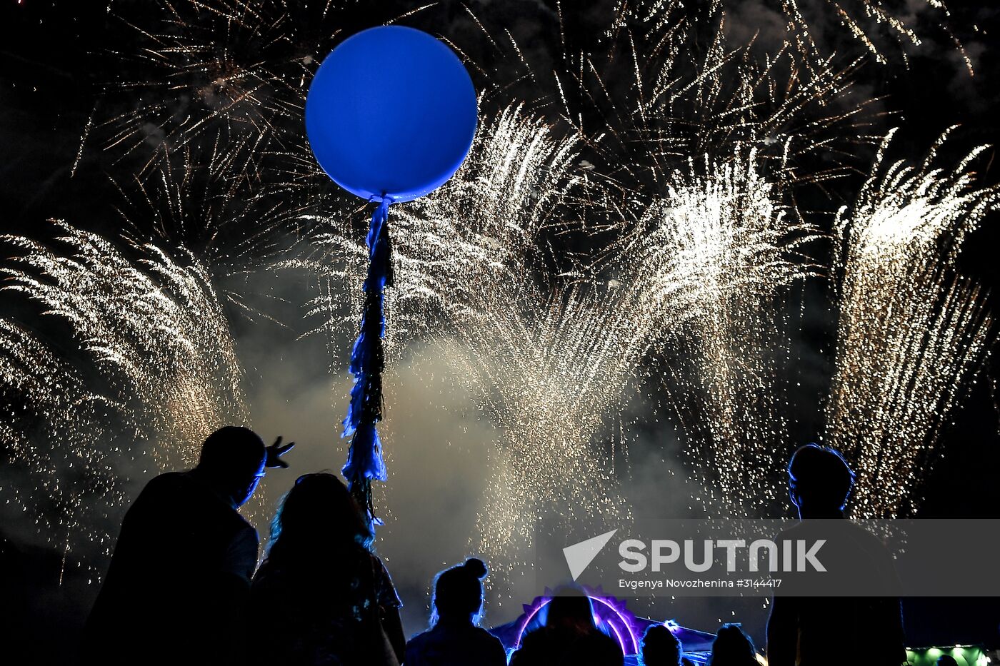A fireworks display at the 14th Usadba Jazz Festival hosted by the Arkhangelskoye Museum-Estate. Location: Russia, Moscow. Author: Evgenya Novozhenina/Sputnik. 14th Usadba Jazz Festival