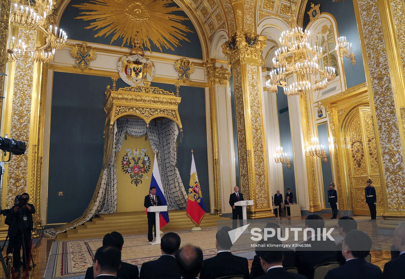 Vladimir Putin meets with Xi Jinping in Moscow