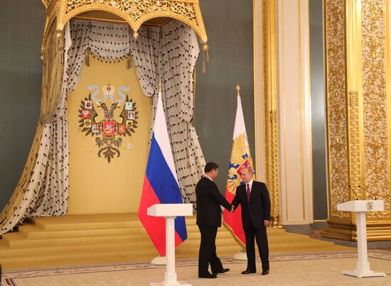 Vladimir Putin meets with Xi Jinping in Moscow
