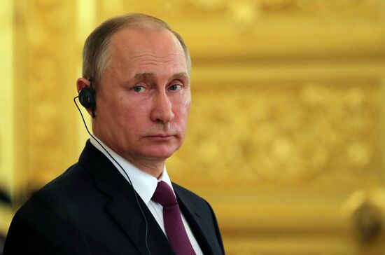 Russian President Vladimir Putin meets with Xi Jinping in Moscow