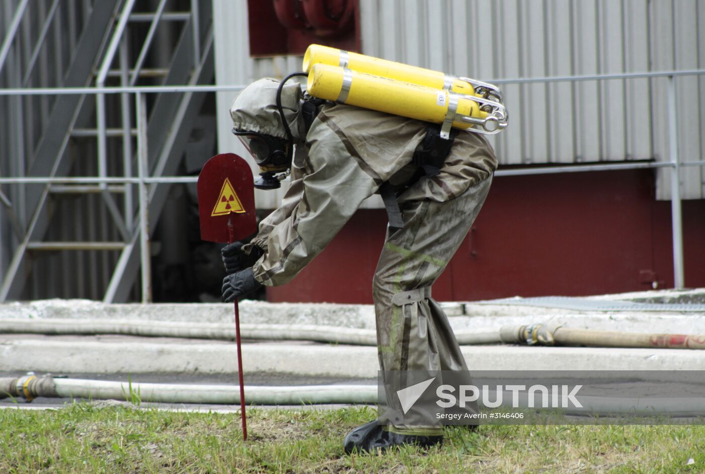 Emergencies Ministry drill in Donetsk