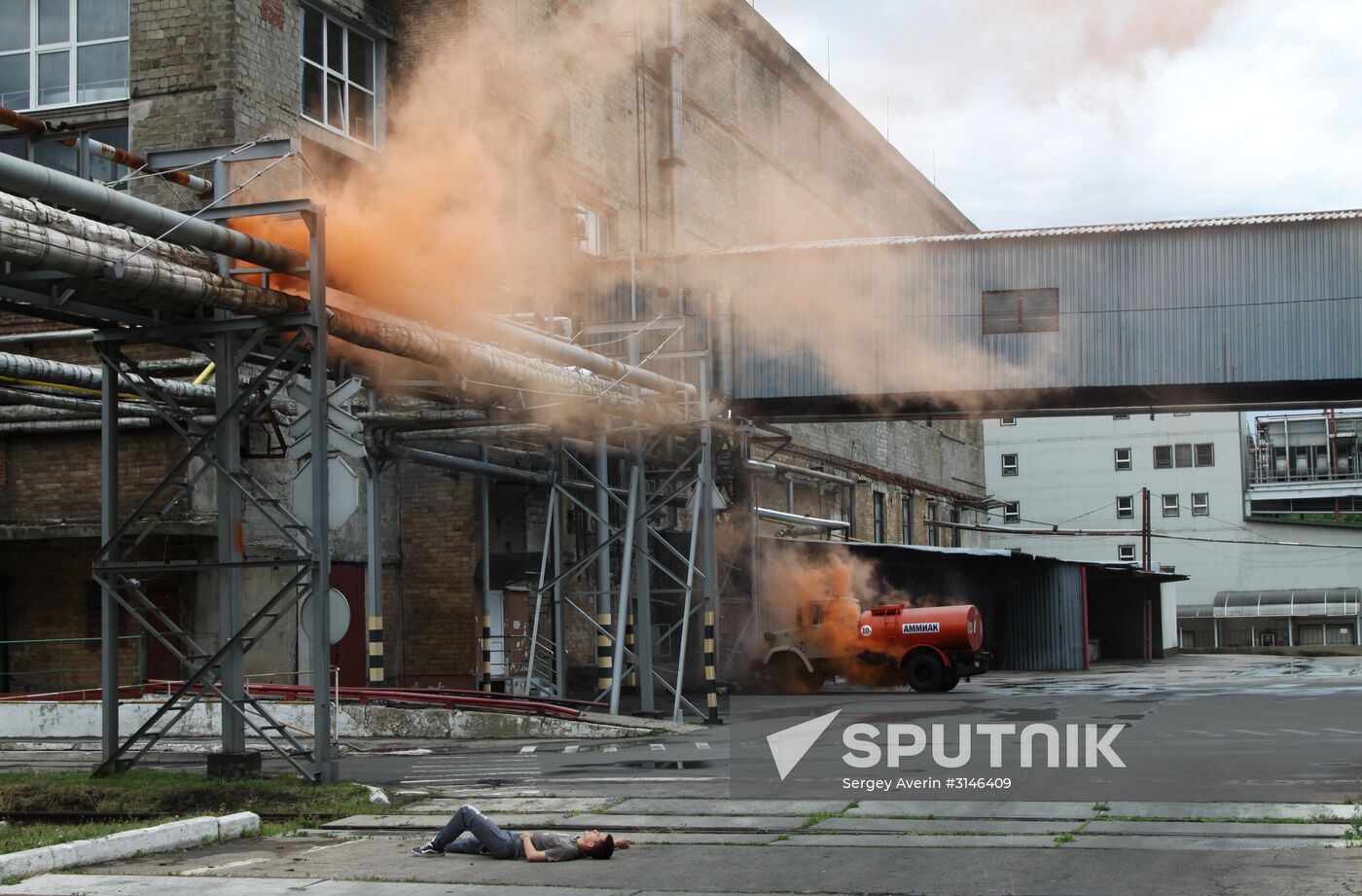 Emergencies Ministry drill in Donetsk