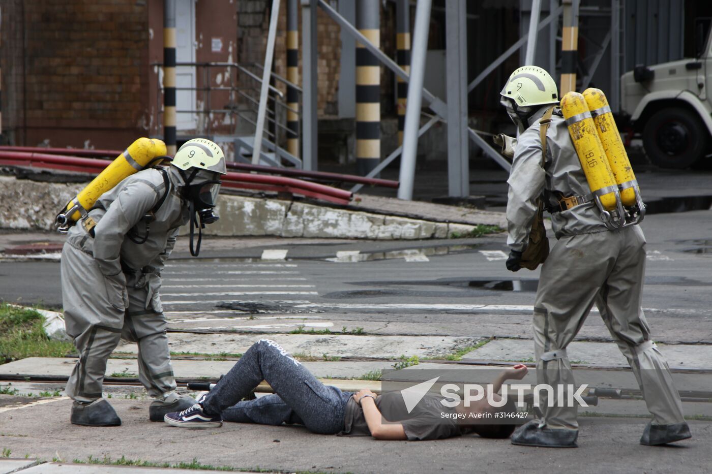 Emergencies Ministry drill in Donetsk