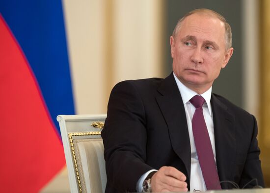 Vladimir Putin meets with Xi Jinping in Moscow