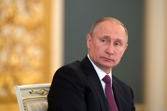 Vladimir Putin meets with Xi Jinping in Moscow