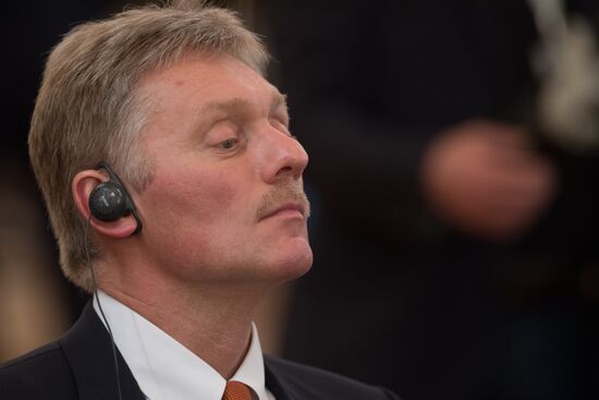 Vladimir Putin meets with Xi Jinping in Moscow