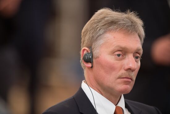 Vladimir Putin meets with Xi Jinping in Moscow