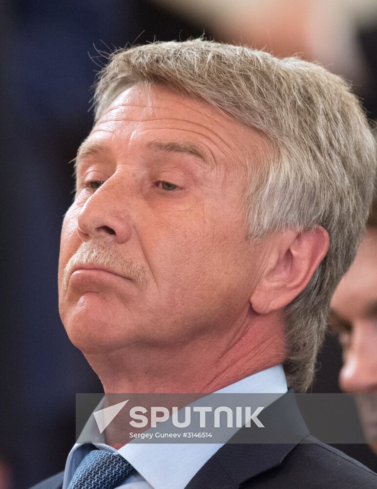 Vladimir Putin meets with Xi Jinping in Moscow