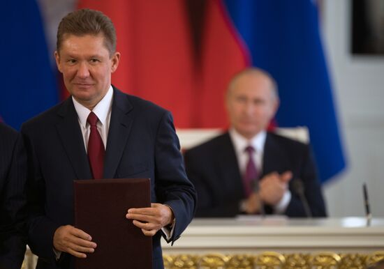 Vladimir Putin meets with Xi Jinping in Moscow