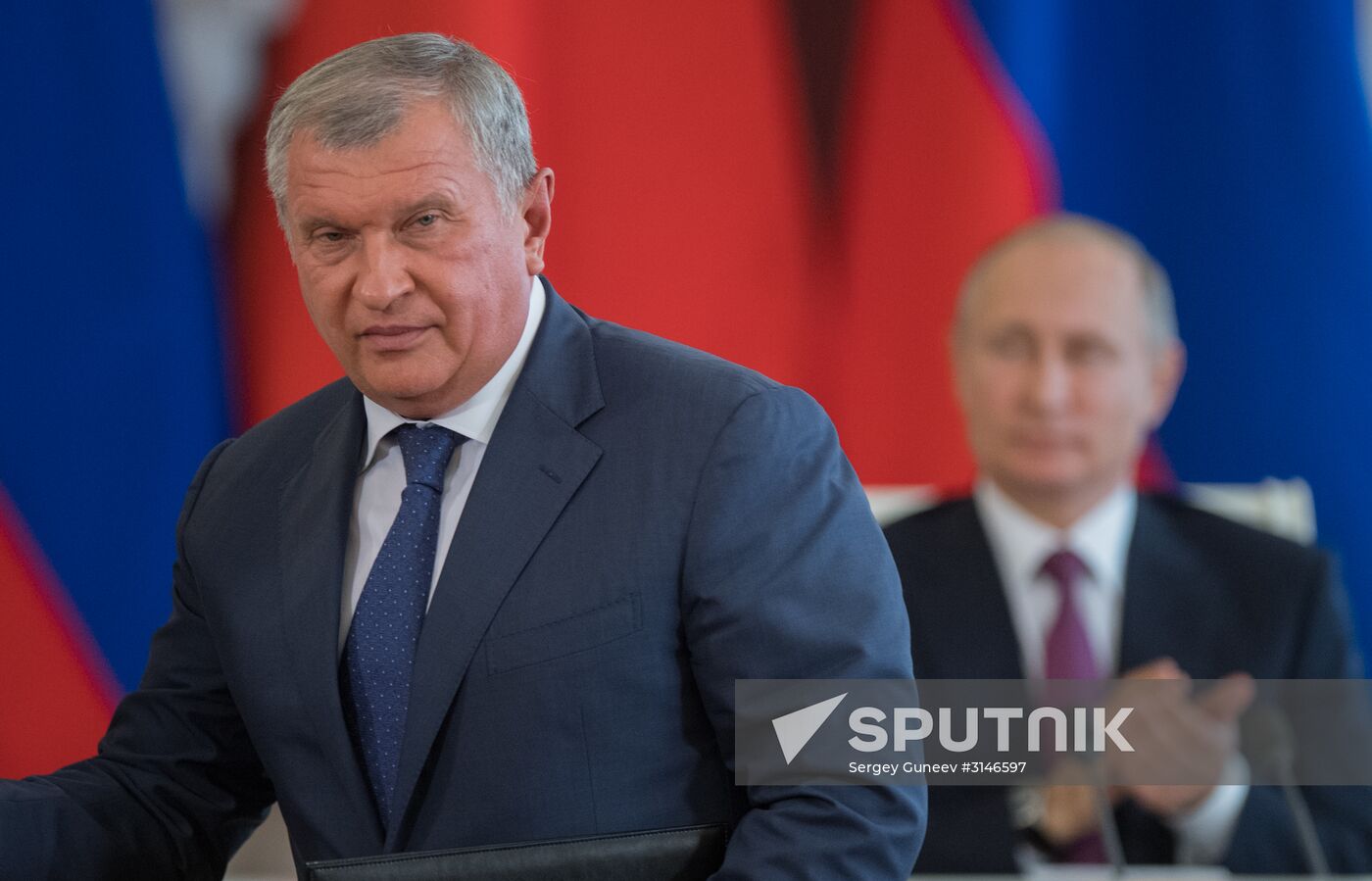 Vladimir Putin meets with Xi Jinping in Moscow