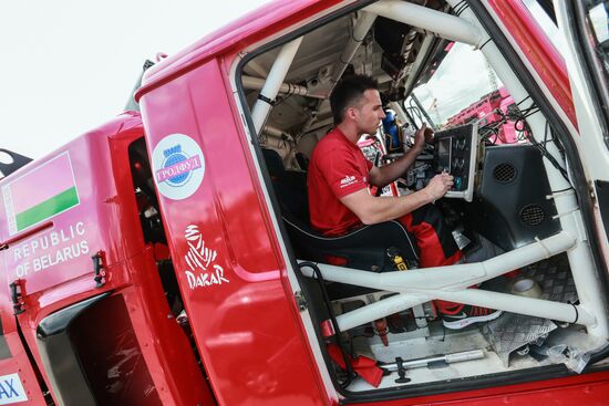 Teams prepare for Silk Way Rally