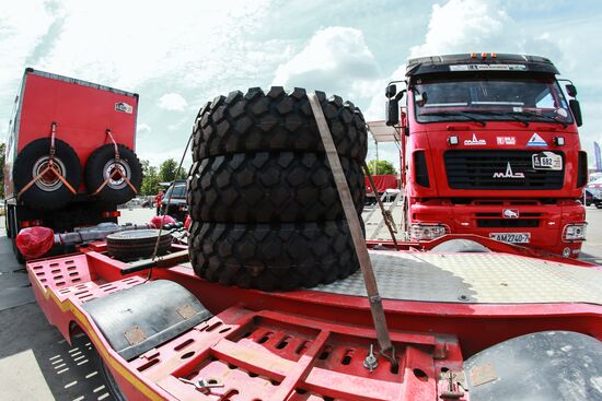 Teams prepare for Silk Way Rally