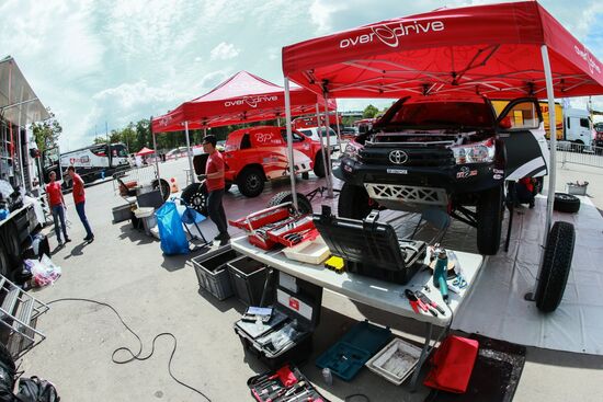 Teams prepare for Silk Way Rally