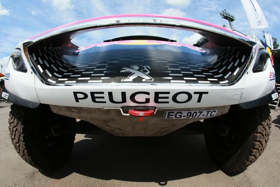 Teams prepare for Silk Way Rally