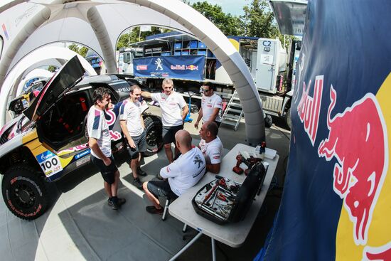 Teams prepare for Silk Way Rally