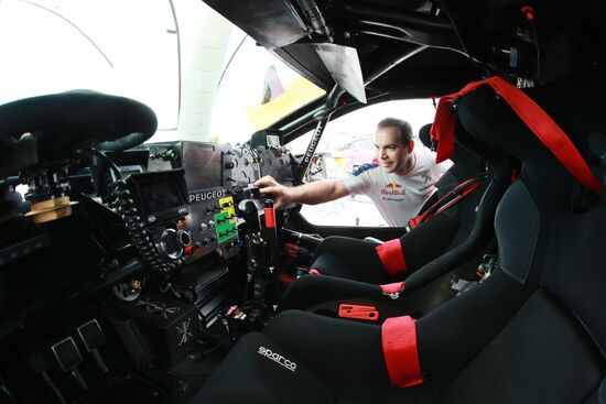 Teams prepare for Silk Way Rally