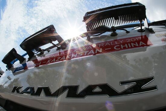 Teams prepare for Silk Way Rally