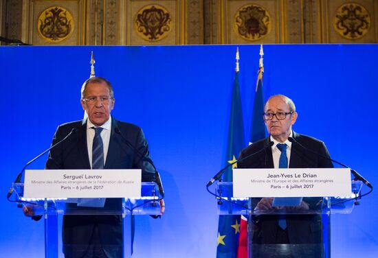 Russian Foreign Minister Sergei Lavrov visits Paris