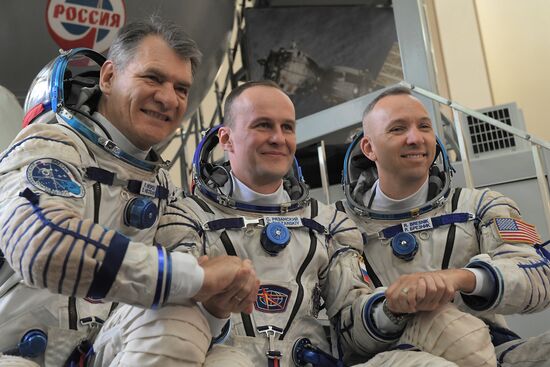 ISS-52/53 Mission Main Crew training in GCTC