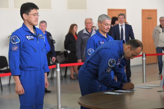 ISS-52/53 Mission Main Crew training in GCTC