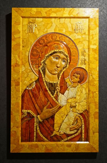 Exhibition of amber icons and sculptures by Alexander Krylov