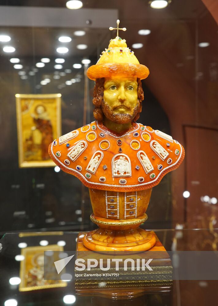 Exhibition of amber icons and sculptures by Alexander Krylov