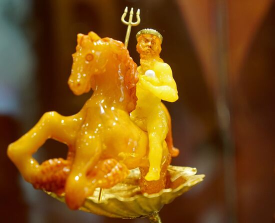 Exhibition of amber icons and sculptures by Alexander Krylov