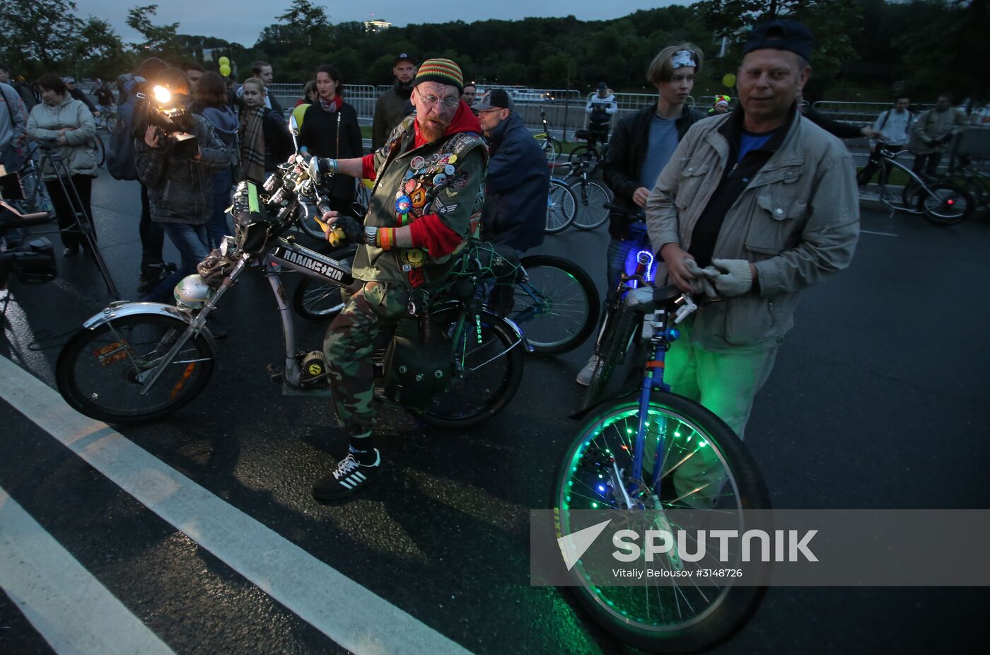Third night time cycle parade in Moscow