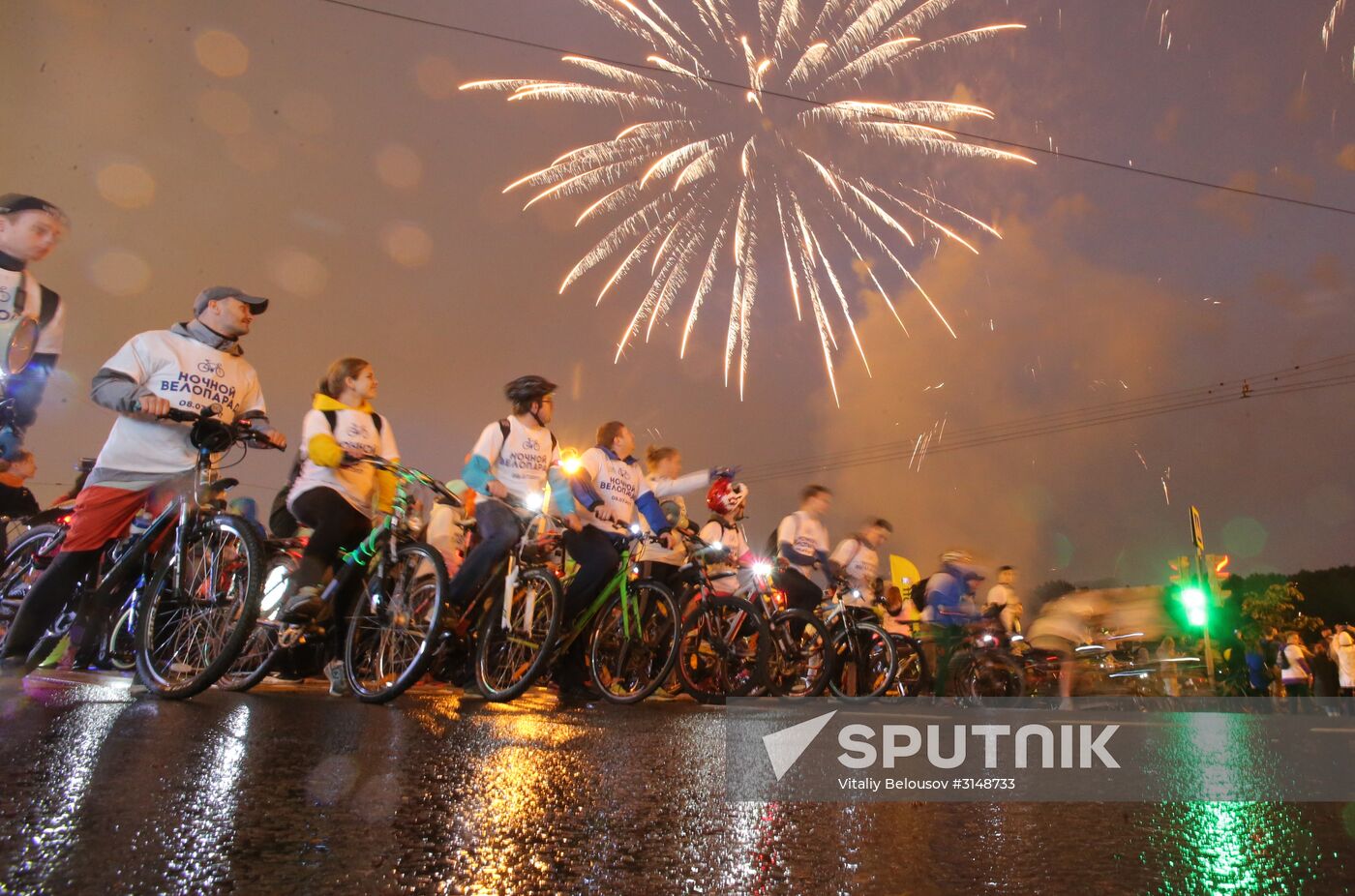 Third night time cycle parade in Moscow