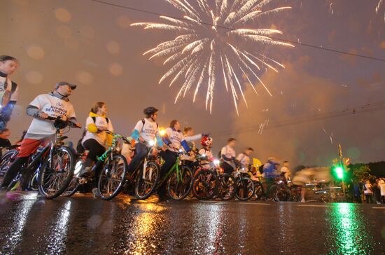Third night time cycle parade in Moscow